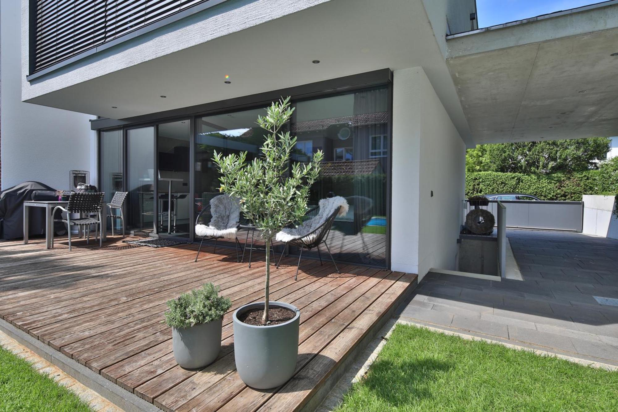 Modernes Studio-Apartment Gersthofen Bagian luar foto