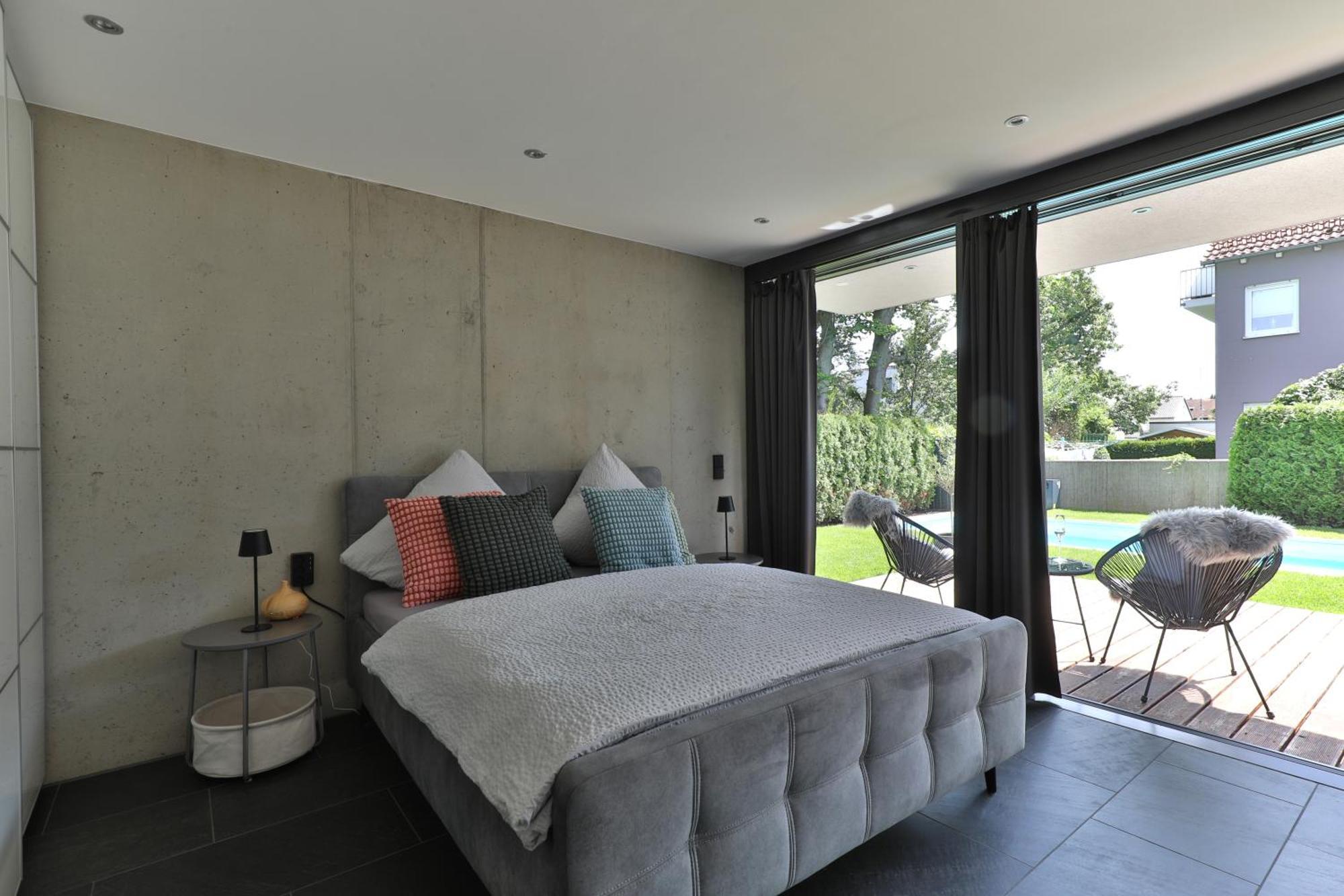 Modernes Studio-Apartment Gersthofen Bagian luar foto
