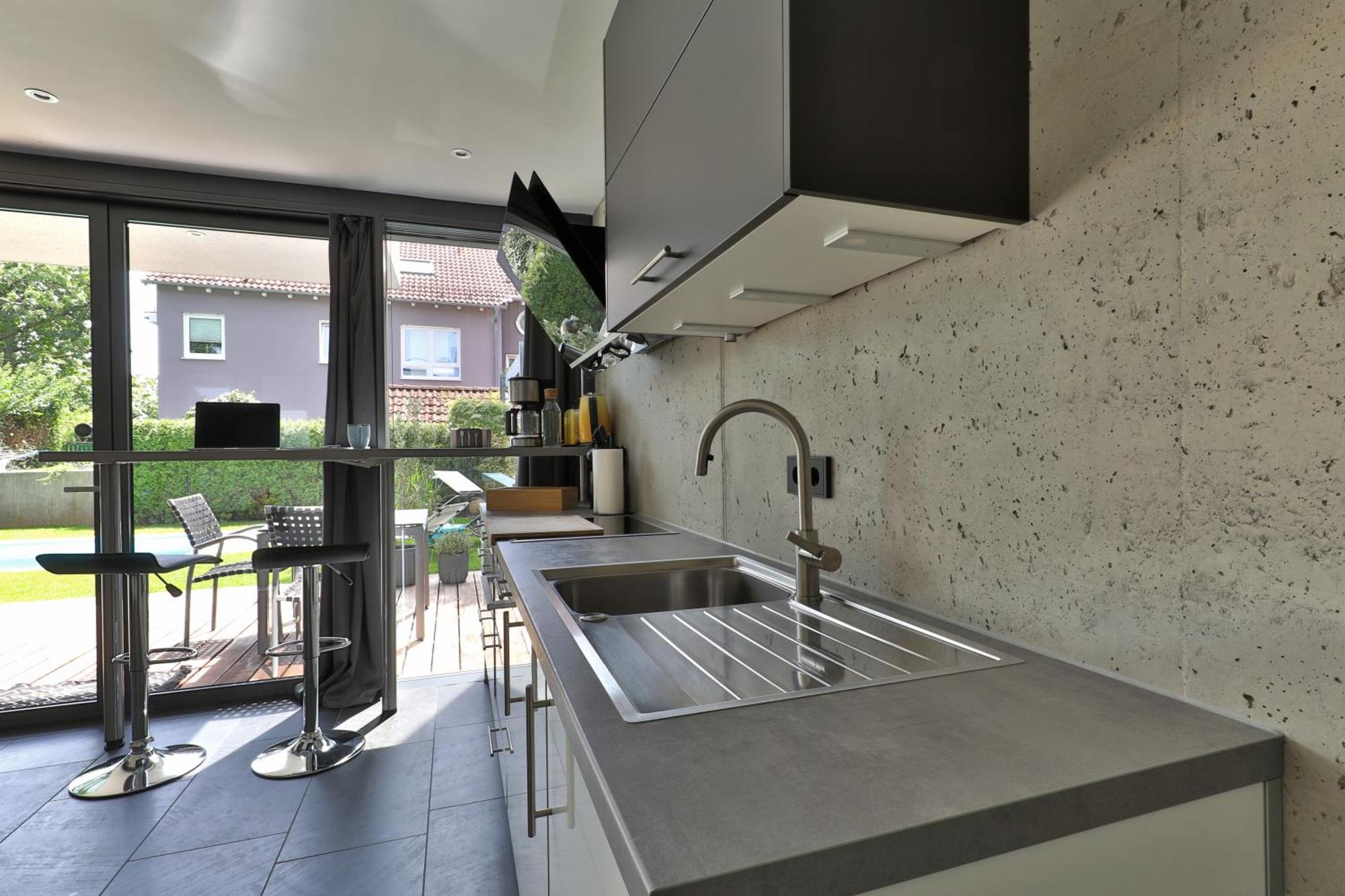 Modernes Studio-Apartment Gersthofen Bagian luar foto