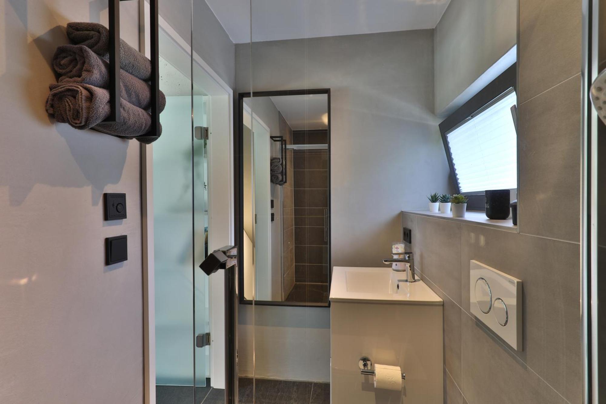 Modernes Studio-Apartment Gersthofen Bagian luar foto